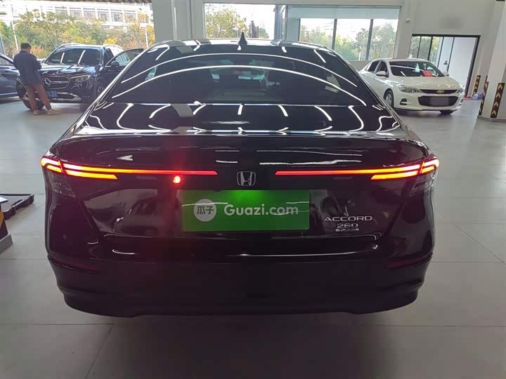 Фото 6 - Honda Accord