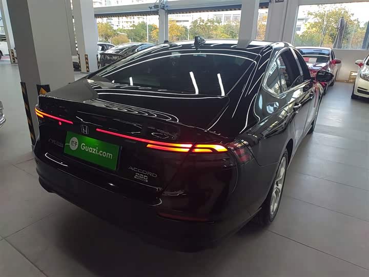 Фото 7 - Honda Accord