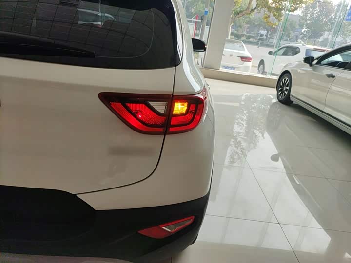 Фото 8 - Kia KX1