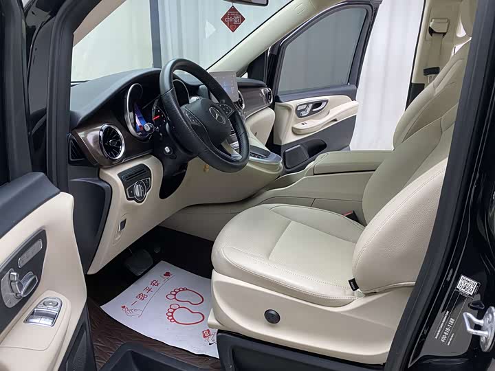 Фото 11 - Mercedes-Benz V-Class