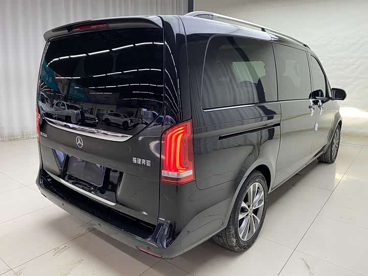 Фото 4 - Mercedes-Benz V-Class