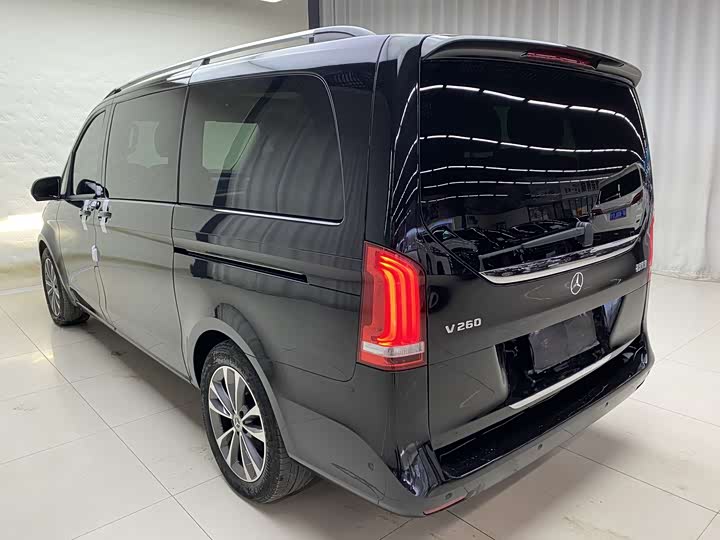 Фото 6 - Mercedes-Benz V-Class