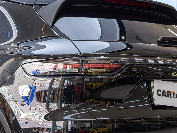 Фото 7 - Porsche Cayenne Hybrid