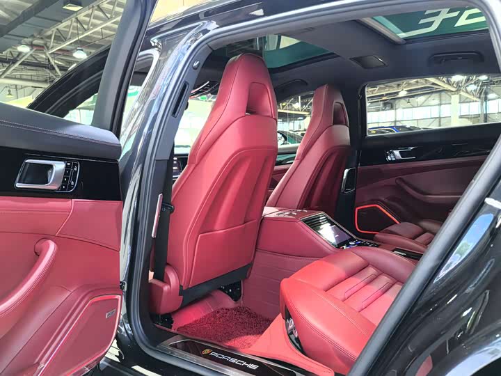 Фото 15 - Porsche Panamera