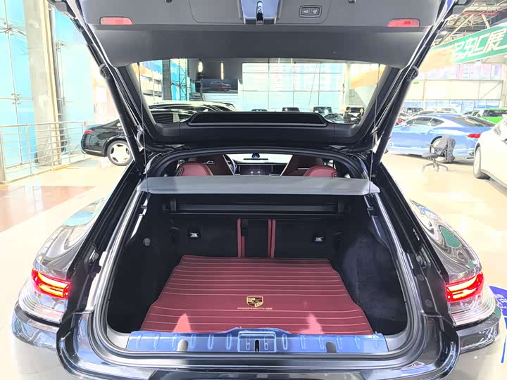 Фото 18 - Porsche Panamera