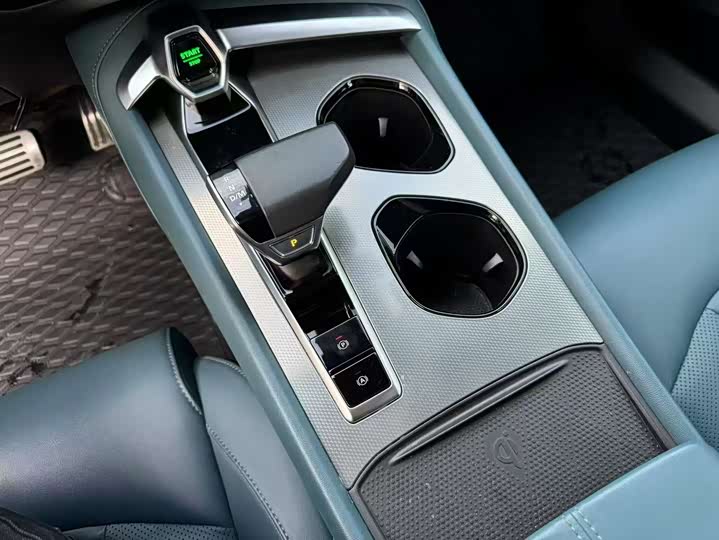 Фото 9 - MG Motor 7