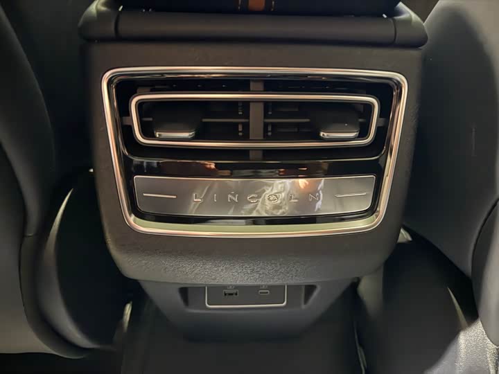 Фото 24 - Lincoln Z (Zephyr)