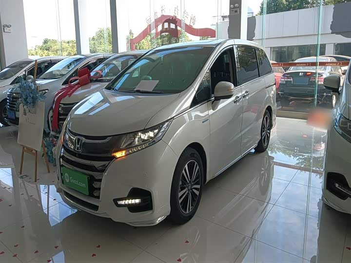 Фото 2 - Honda Odyssey