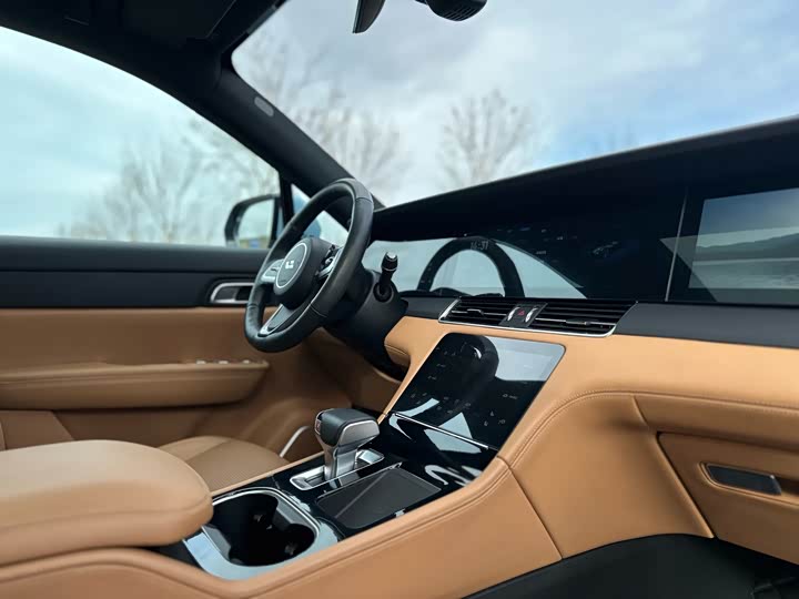 Фото 11 - LiXiang One