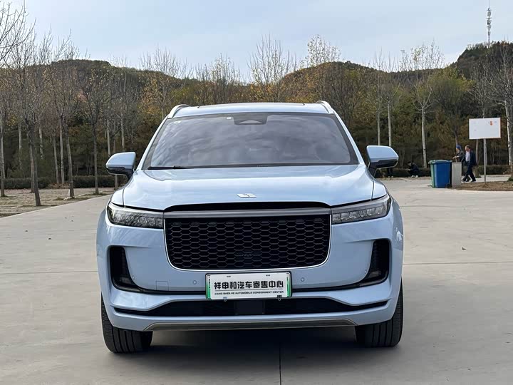 Фото 2 - LiXiang One