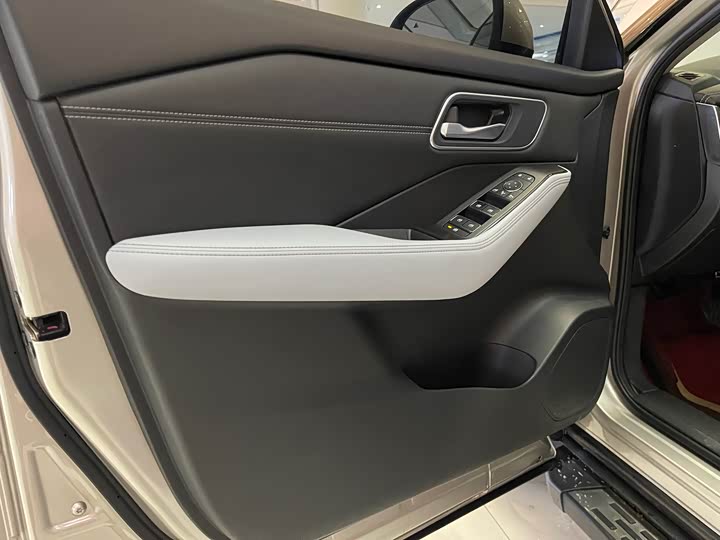 Фото 5 - Nissan X-Trail