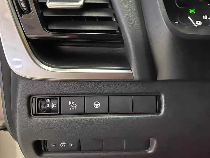 Фото 7 - Nissan X-Trail