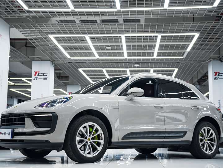 Фото 1 - Porsche Macan