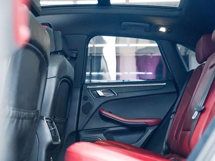 Фото 12 - Porsche Macan