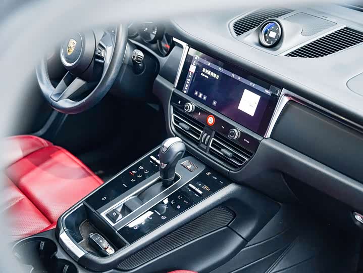 Фото 8 - Porsche Macan