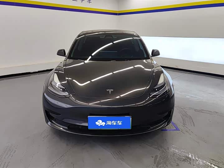 Фото 2 - Tesla Model 3