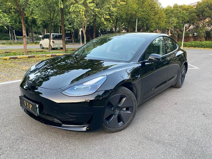 Фото 1 - Tesla Model 3