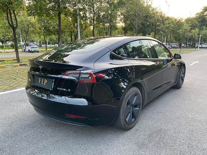 Фото 6 - Tesla Model 3