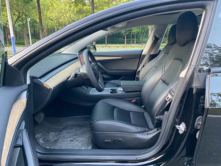 Фото 7 - Tesla Model 3