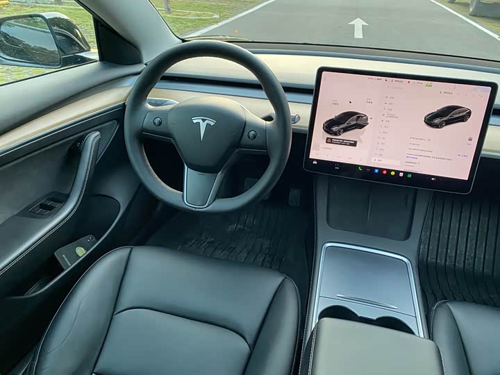 Фото 9 - Tesla Model 3