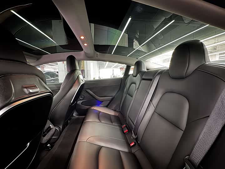 Фото 8 - Tesla Model 3