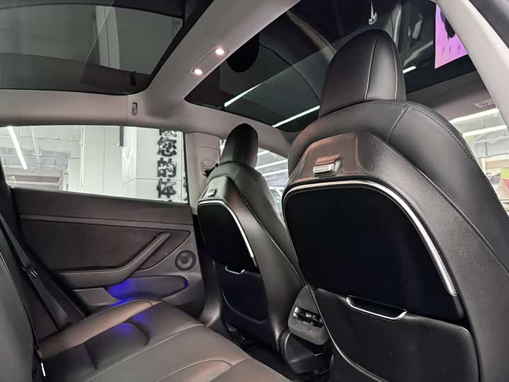 Фото 9 - Tesla Model 3