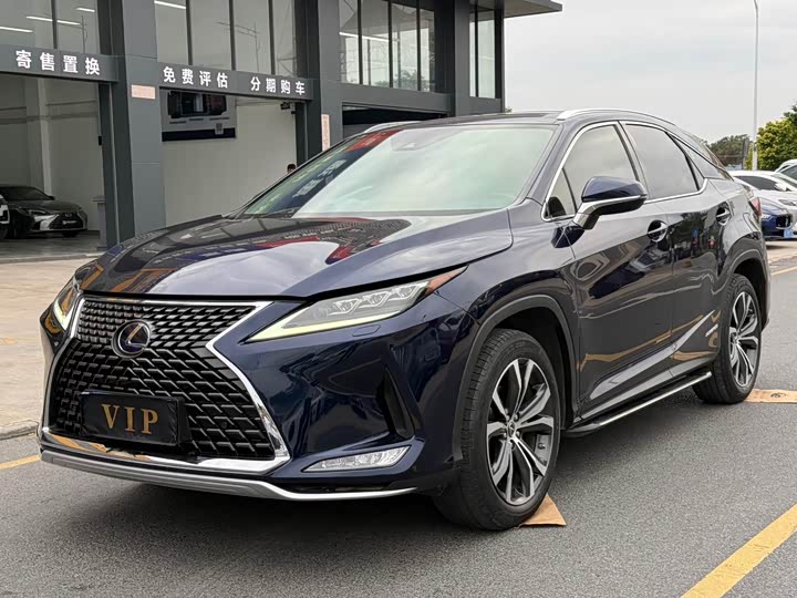 Фото 3 - Lexus RX