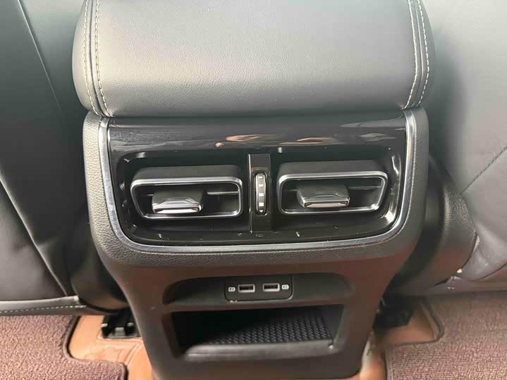 Фото 11 - GAC Trumpchi GS8