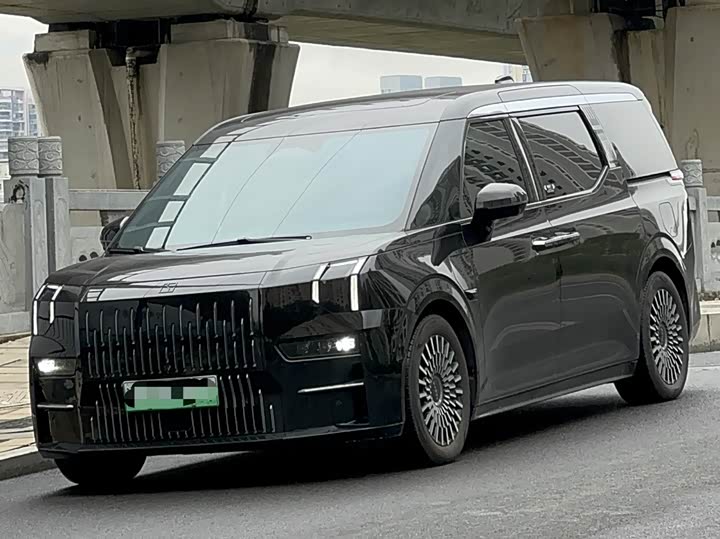 Фото 1 - Zeekr 009