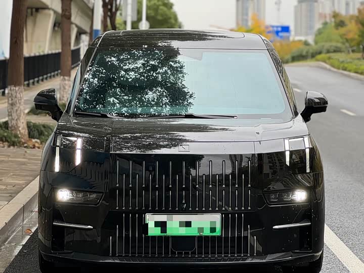 Фото 2 - Zeekr 009