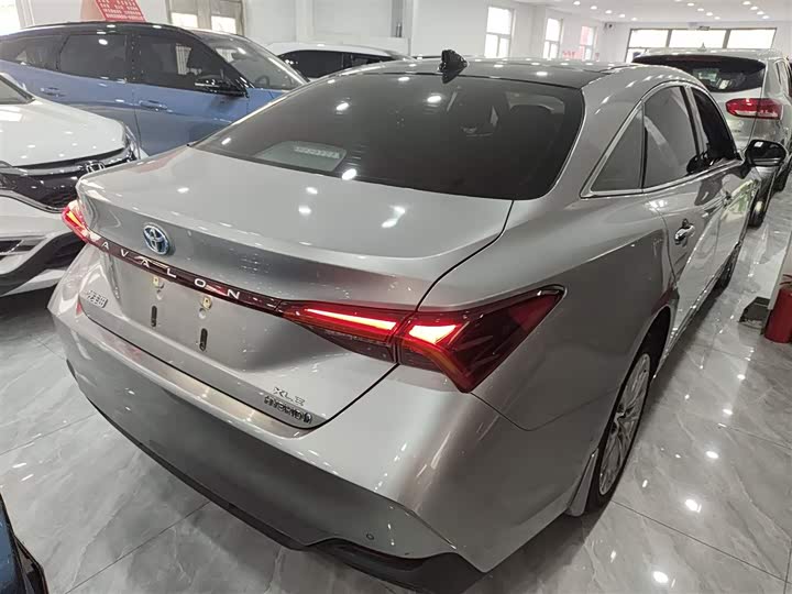 Фото 7 - Toyota Avalon