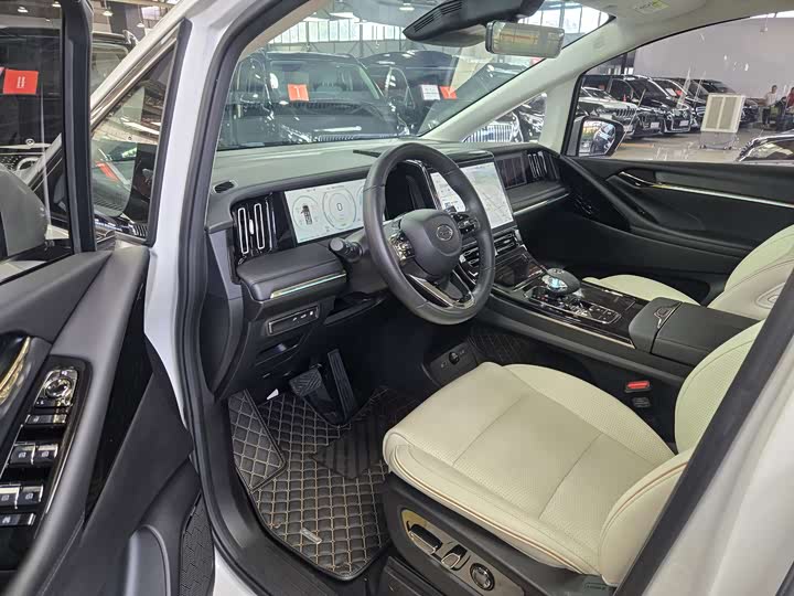 Фото 3 - GAC Trumpchi E9