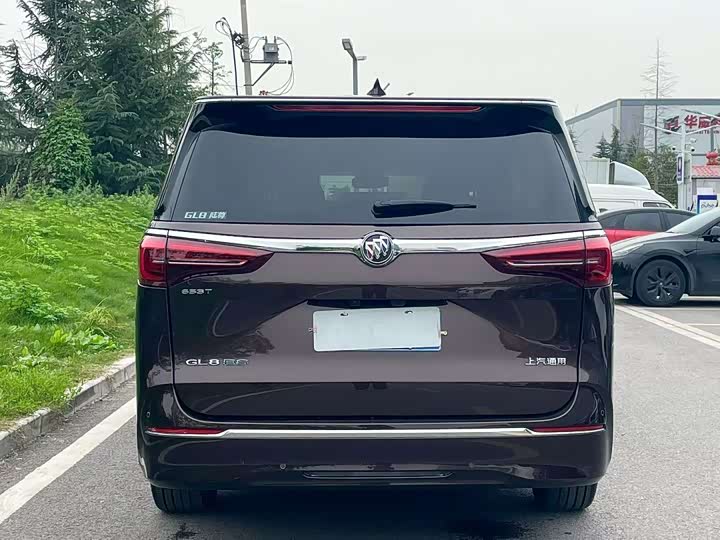 Фото 9 - Buick GL8 ES