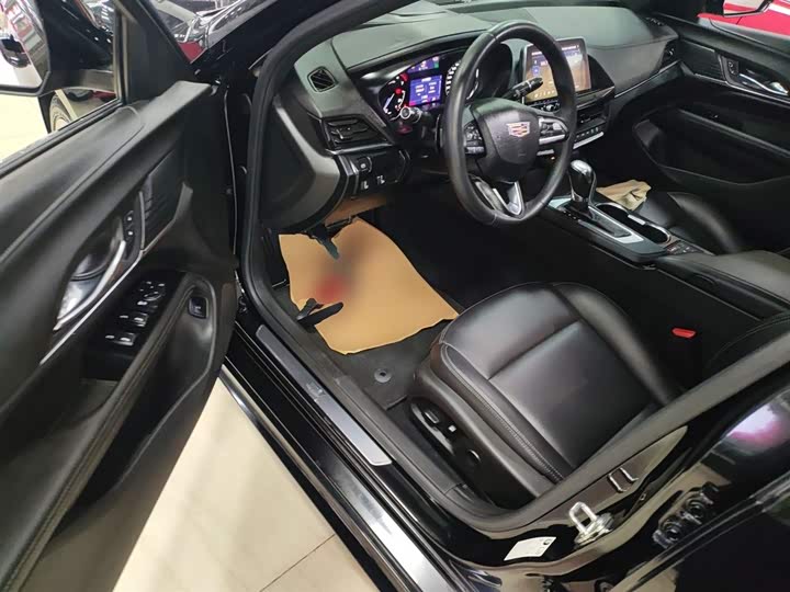 Фото 16 - Cadillac CT4