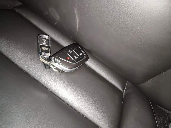 Фото 9 - Cadillac CT4