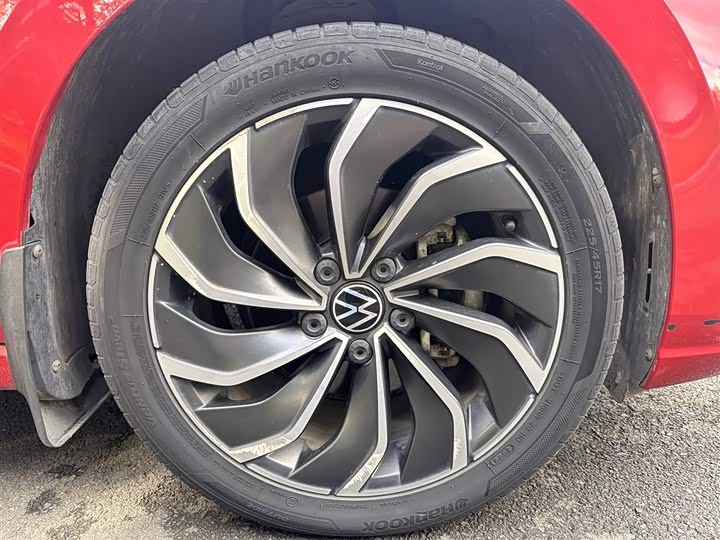 Фото 13 - Volkswagen Golf