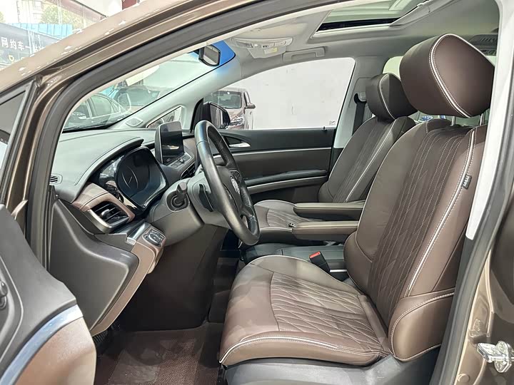 Фото 12 - Buick GL8 ES