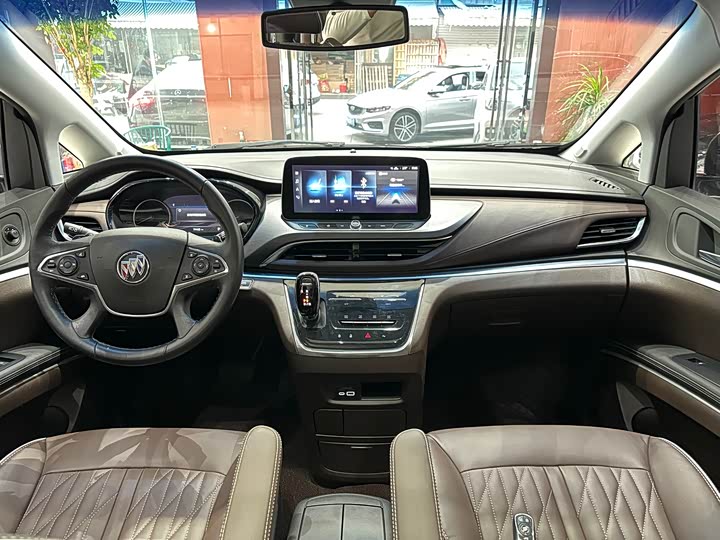 Фото 13 - Buick GL8 ES