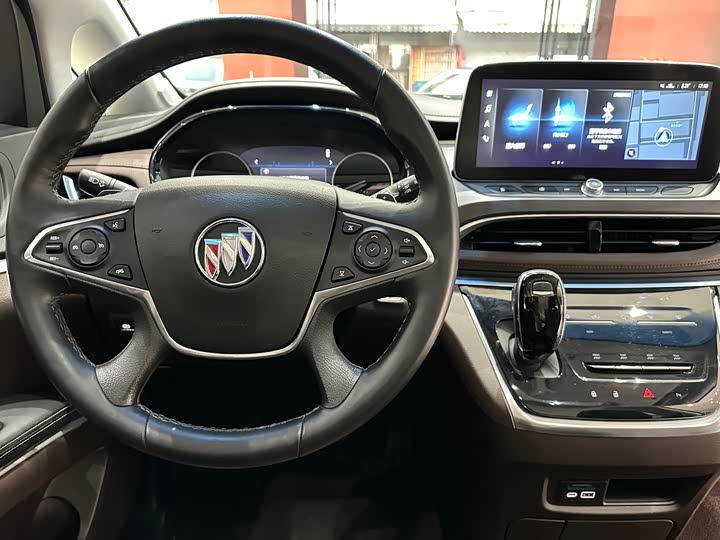 Фото 18 - Buick GL8 ES