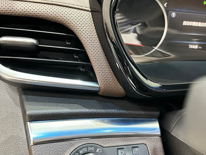 Фото 20 - Buick GL8 ES