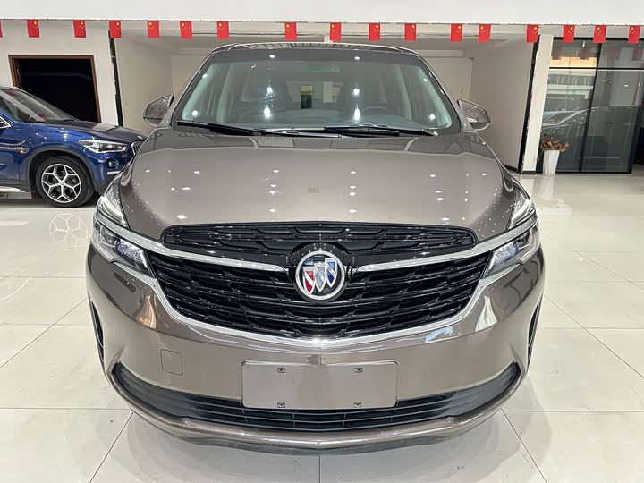 Фото 3 - Buick GL8 ES