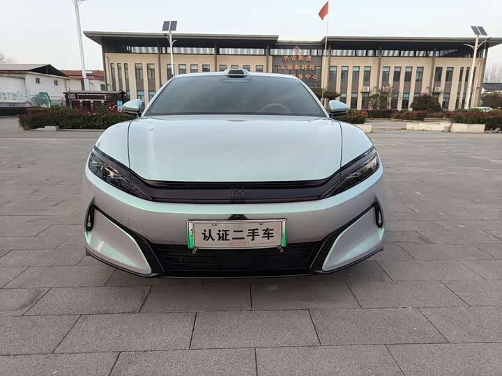 Фото 2 - BYD Han L