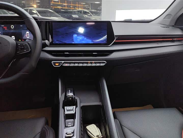 Фото 13 - Geely Binrui