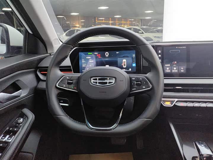 Фото 15 - Geely Binrui