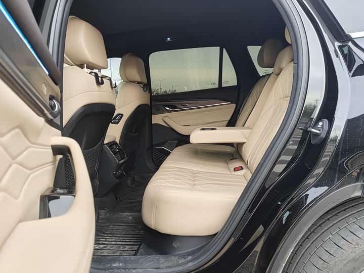 Фото 5 - Geely Monjaro