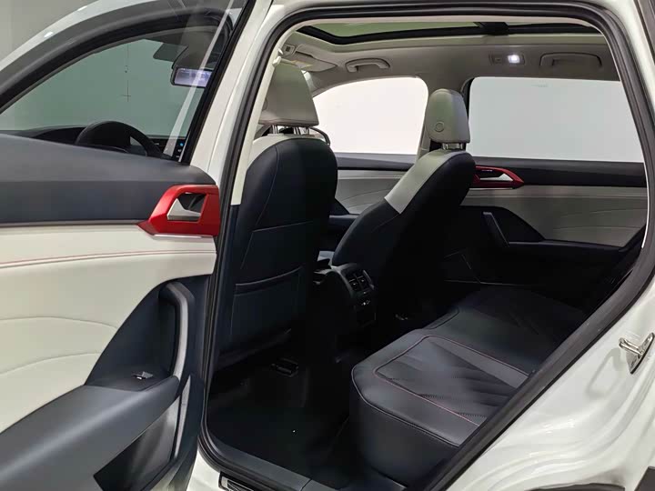 Фото 10 - Volkswagen Tharu