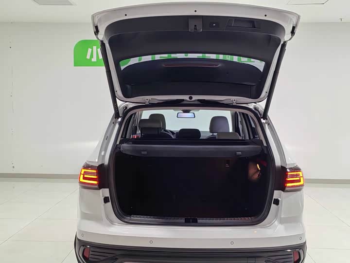 Фото 8 - Volkswagen Tharu