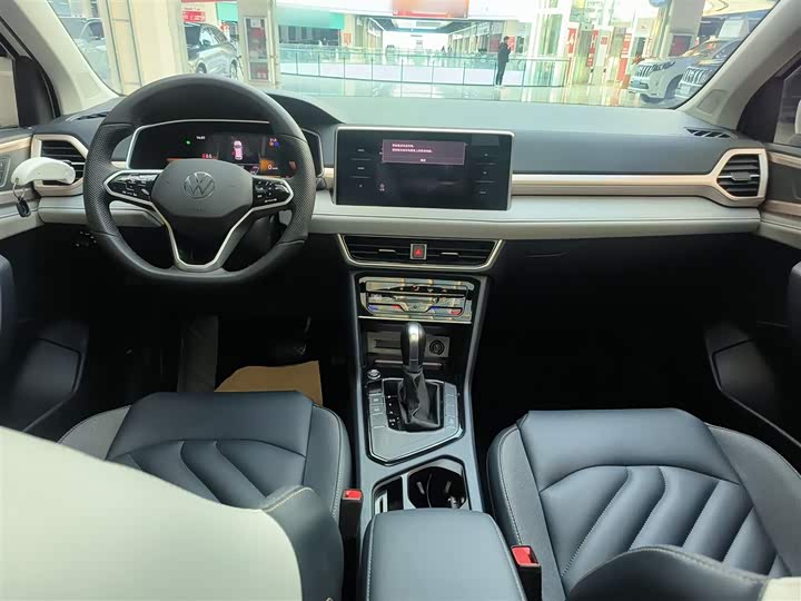 Фото 10 - Volkswagen Tharu