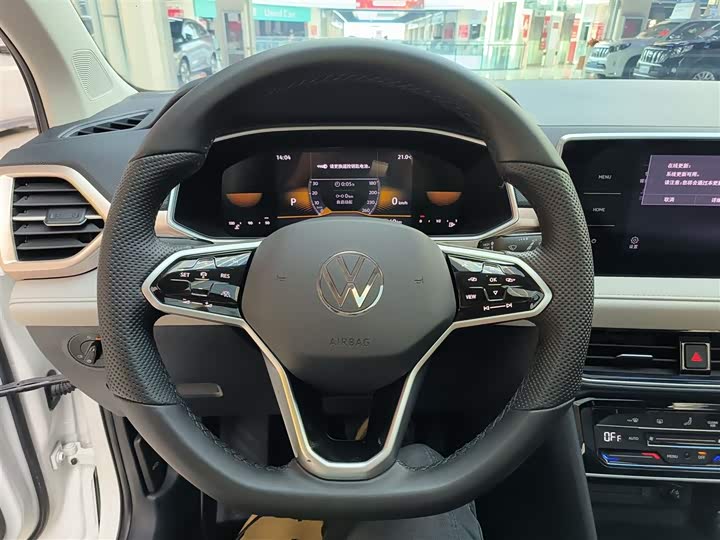 Фото 11 - Volkswagen Tharu