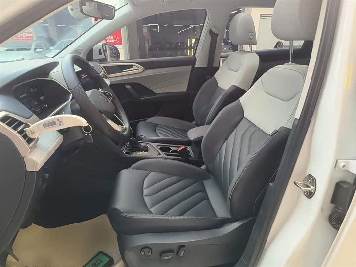 Фото 15 - Volkswagen Tharu